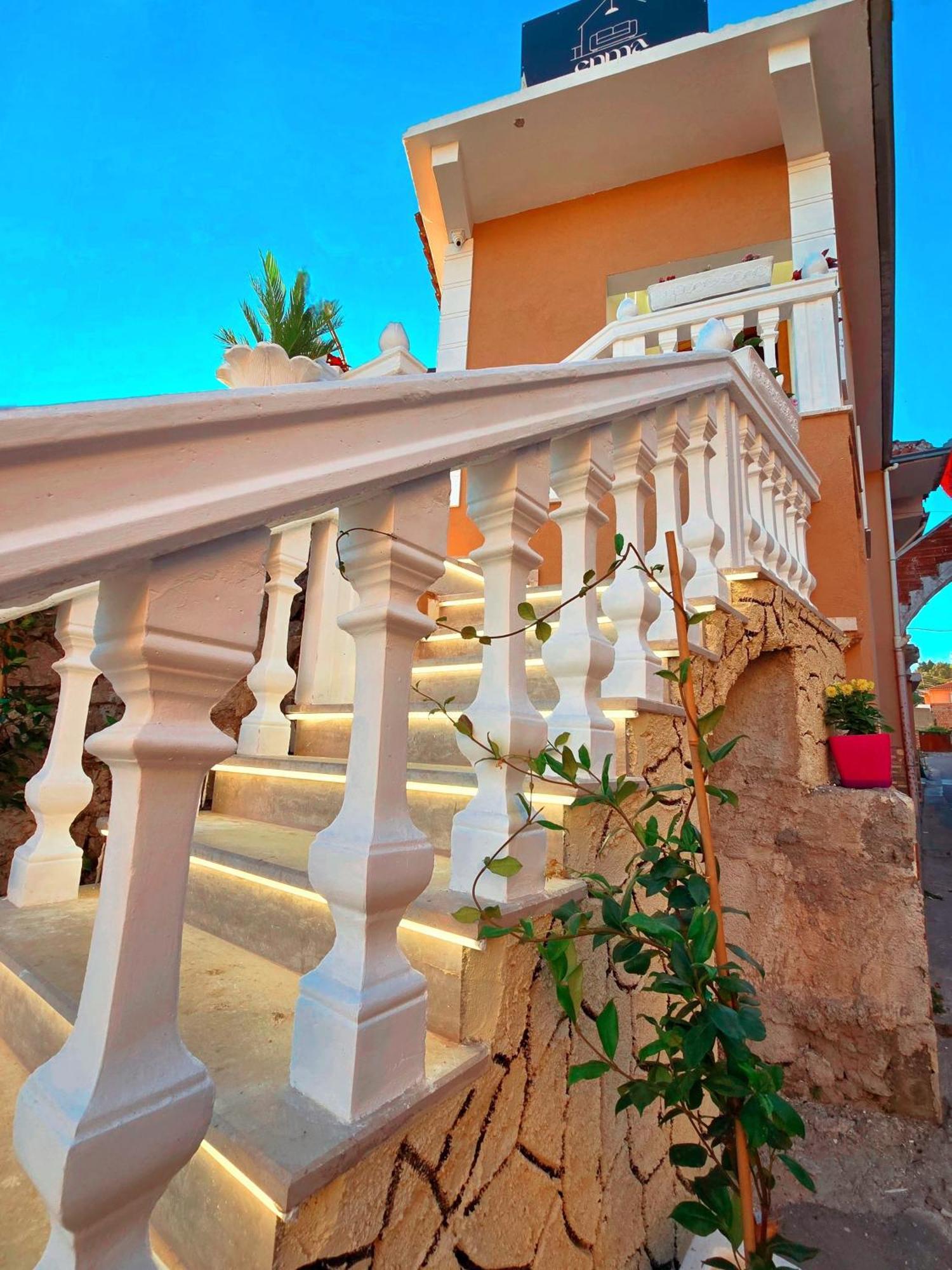 Enma Rooms กรูเยอ ภายนอก รูปภาพ
