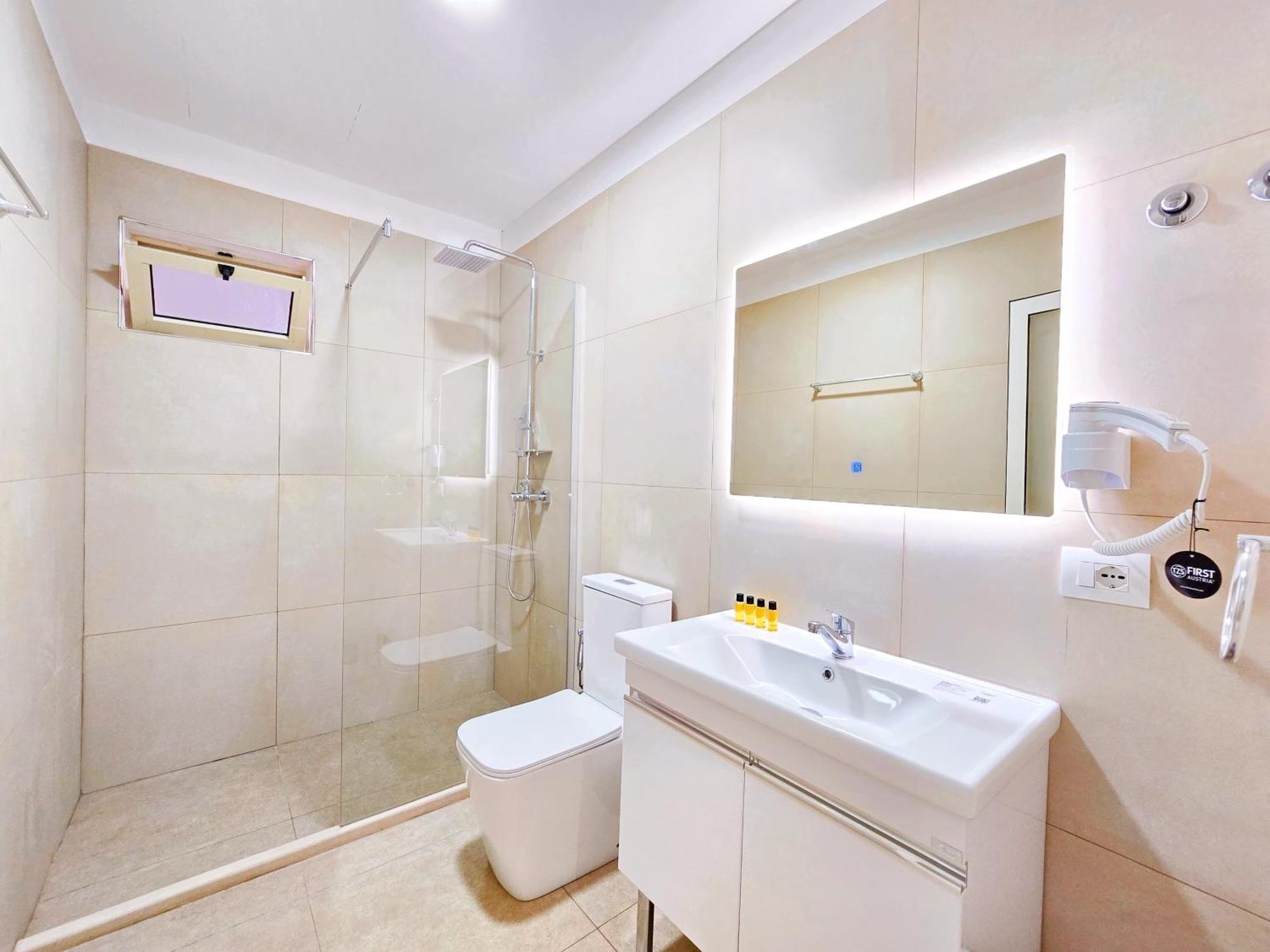 Enma Rooms กรูเยอ ภายนอก รูปภาพ